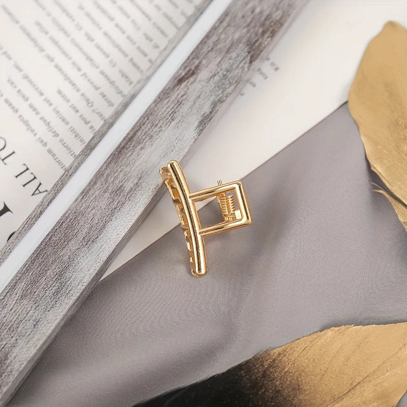 Mini Hollow Heart Metal Hair Claw Clips — Gold Geometric Barrettes for Women & Girls - Zenflow Active